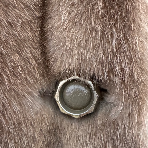 Vintage Faux Fur Coat with Unique Sleeves & Banded Collar - Medium - Picture 5 of 9